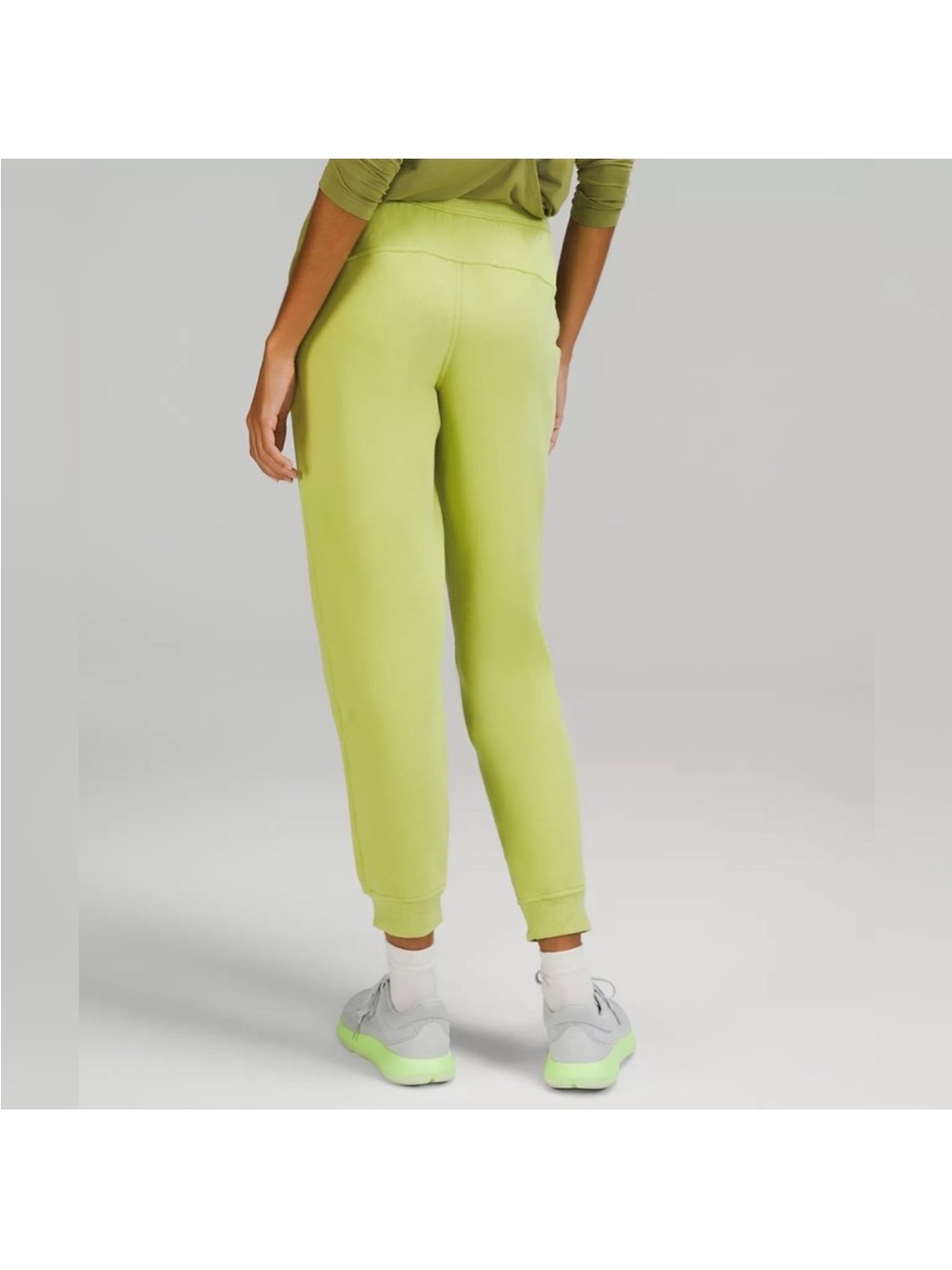 Lululemon Scuba Joggers High Rise Wasabi Green Size 14 - Picture 2 of 10